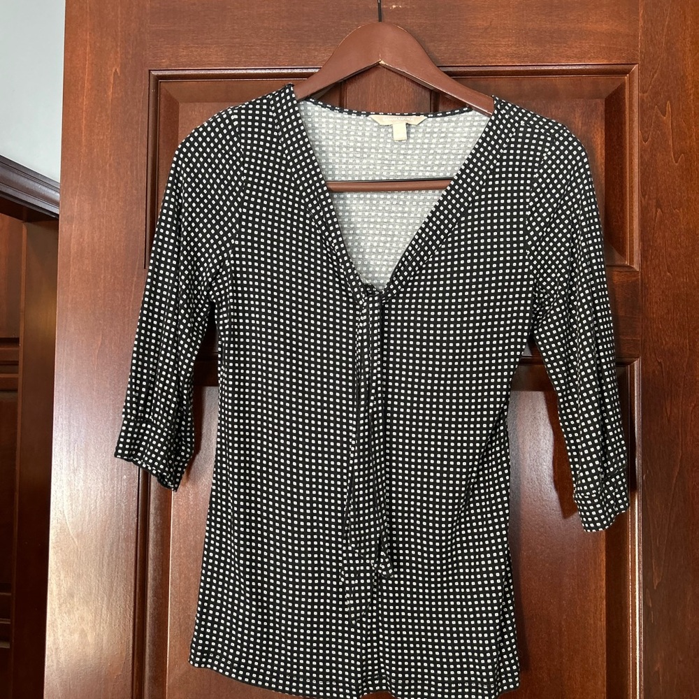 Banana Republic Black and White Top. Size S